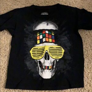 Boys size 6/7 3D skeleton rubiks cube SS top